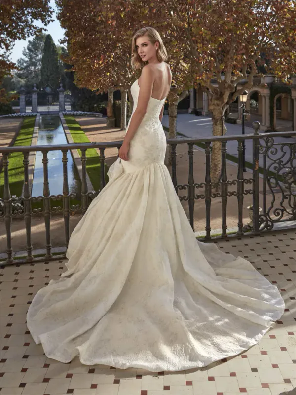 Beegold by Pronovias size 10/12 - Image 3