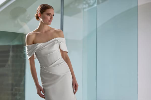 Leight by Pronovias