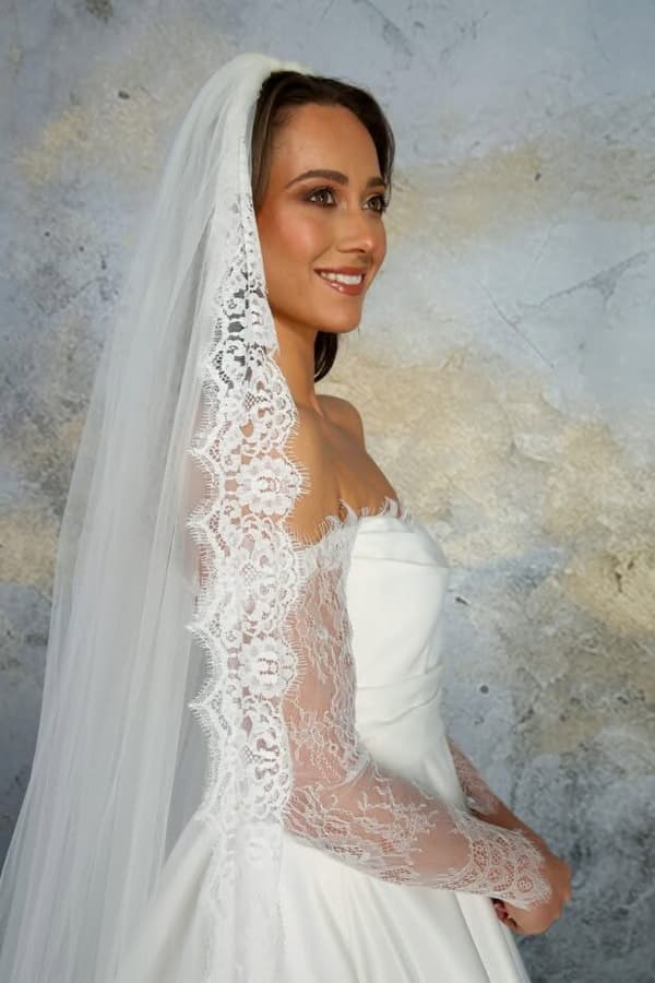 Tallulah Chantilly Lace Edge Veil