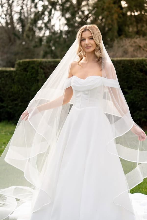 4″ Horsehair and Ribbon Edge Veil - Image 2