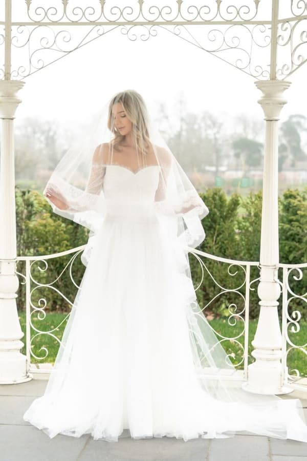 Cecile Horsehair and Chantilly Lace Edge Veil - Image 4