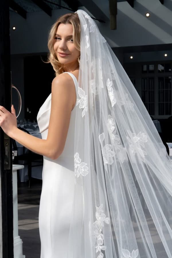 Scattered French Lace Applique Veil - Image 2
