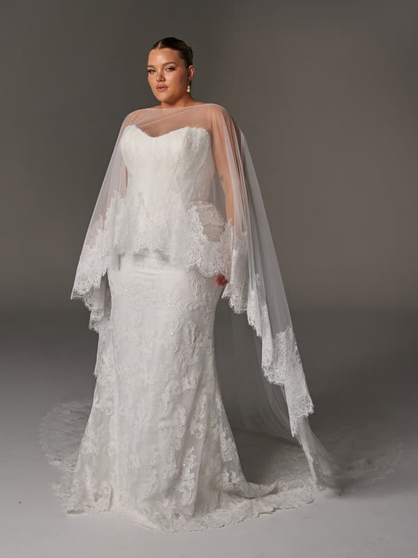Lace trimmed Cape - Image 3