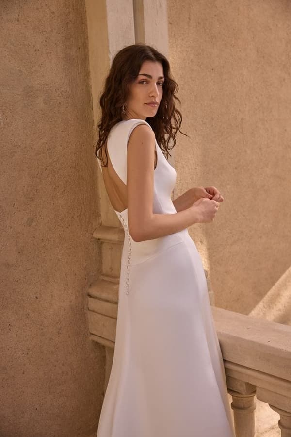 2724 by Jesus Peiro - Image 2