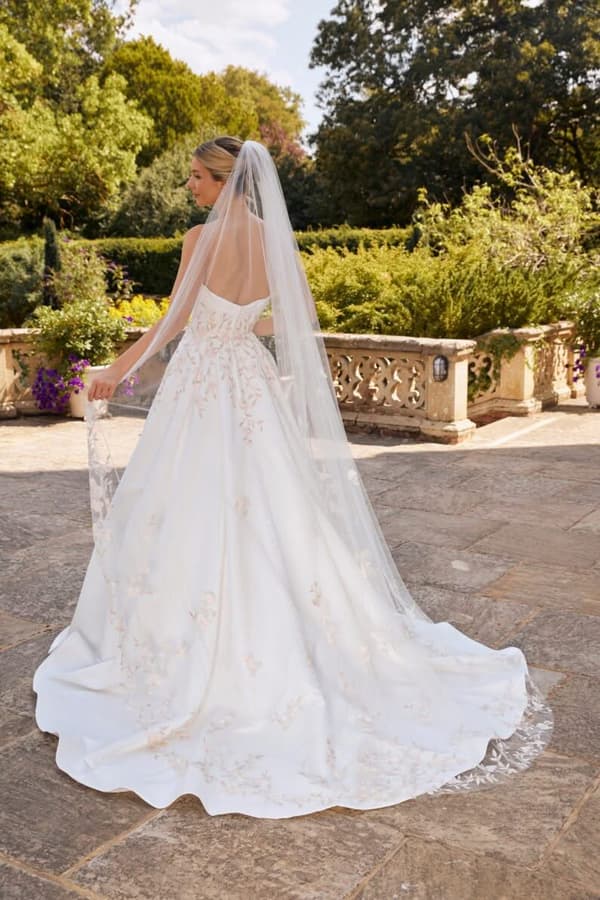 Capucine Rose Eclat Embroidery Veil - Image 2