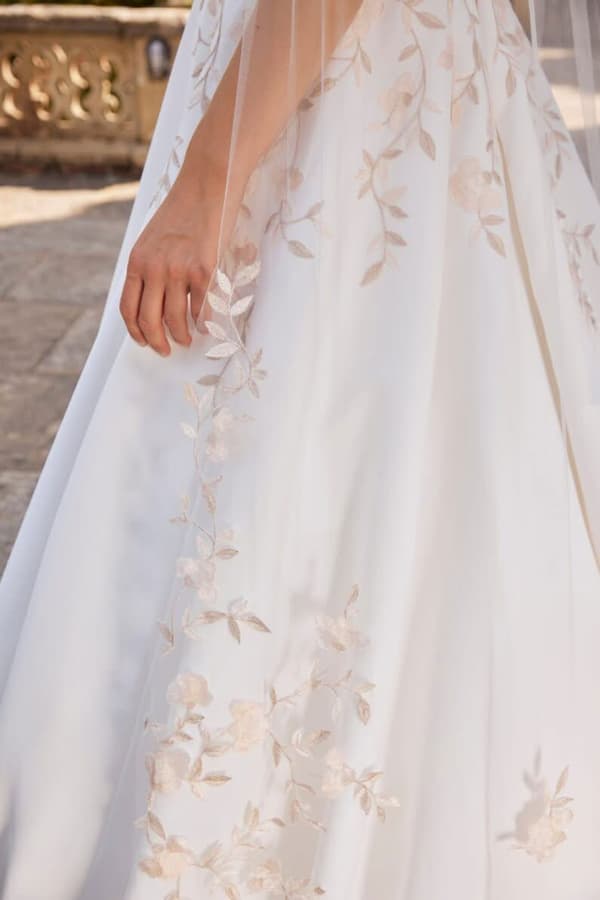 Capucine Rose Eclat Embroidery Veil - Image 3