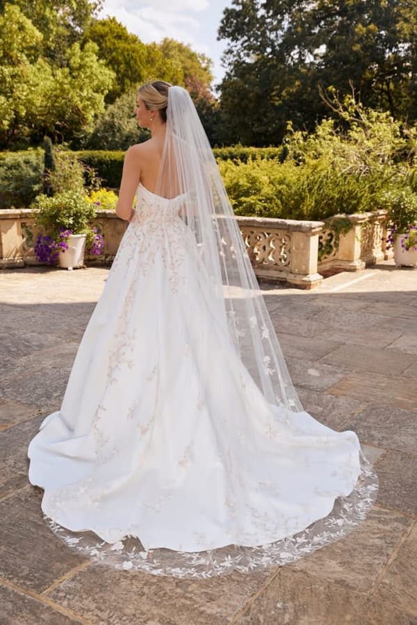 Capucine Rose Eclat Embroidery Veil
