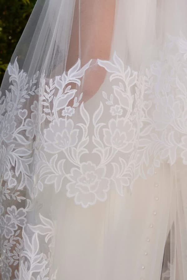 Statement Organza Lace Edge Veil - Image 2